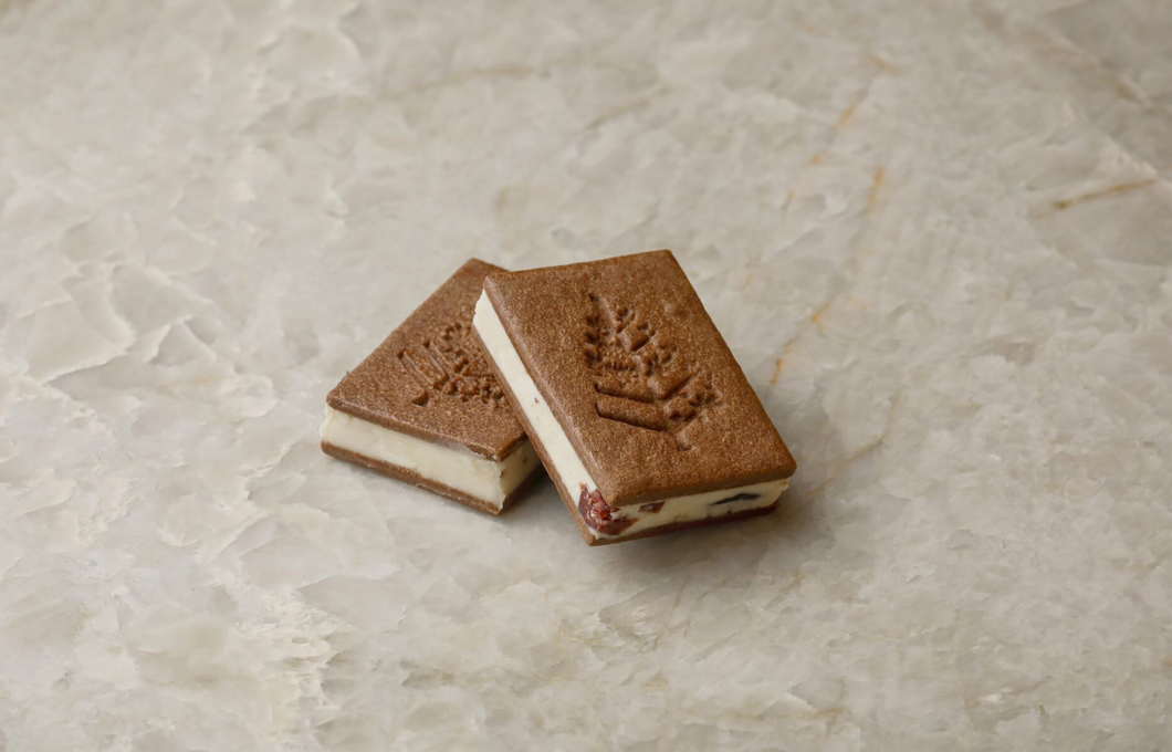 Cocoa Cookie Butter Sand